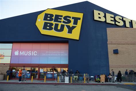 In-store pickup & free shipping. . When does best buy open